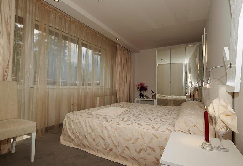 스위트, Festa Chamkoria Apartments