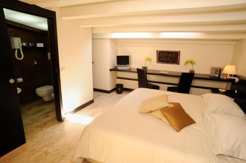 اتاق لوکس, Ucciardhome