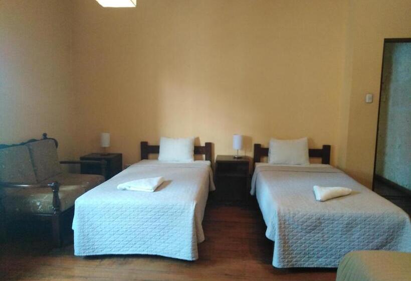 חדר משפחתי, Casablanca Hostal