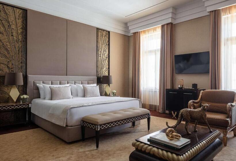 주니어 스위트, Anantara New York Palace Budapest   A Leading Hotel Of The World