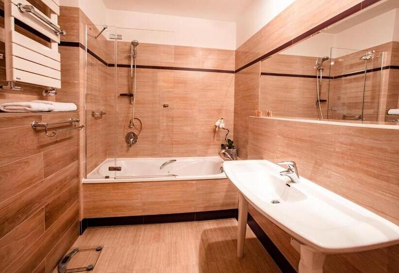Номер Superior, Hubertus Rzeszów