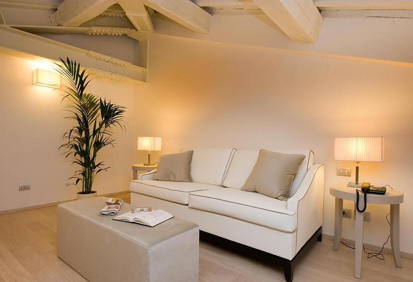 سوییت جونیور, Relais Dell'Olmo