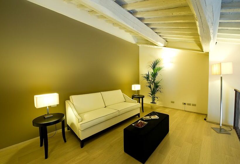 سوییت جونیور, Relais Dell'Olmo