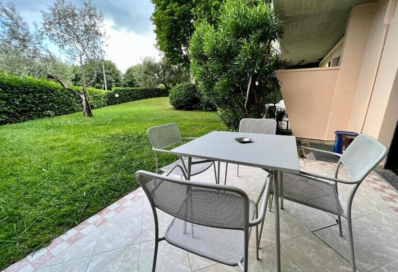 آپارتمان 1 خوابه با چشم‌انداز باغ, Kristall Lago Residence
