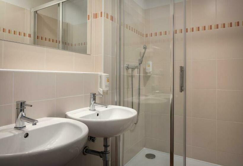 Üç Kişilik Standart Oda, Congress & Wellness Hotel Olsanka