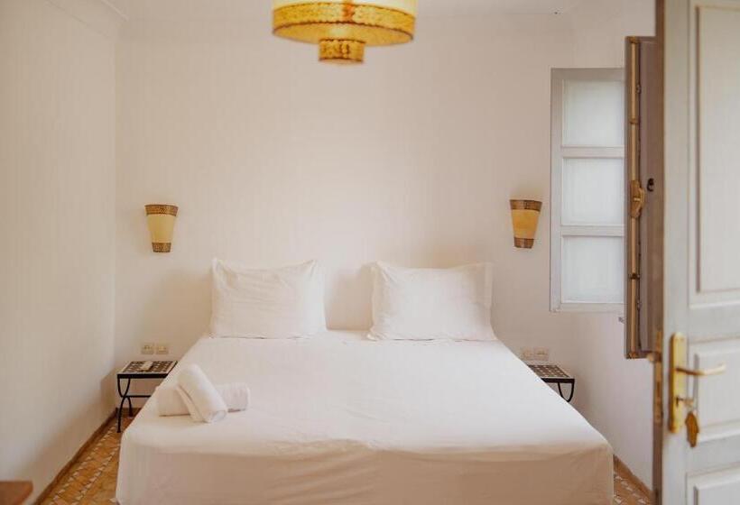 اتاق سوپریور با تخت بزرگ, Outsite Marrakesh