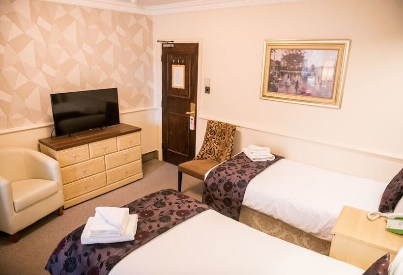 Номер Клуб, Clifton Park Hotel   Exclusive To Adults