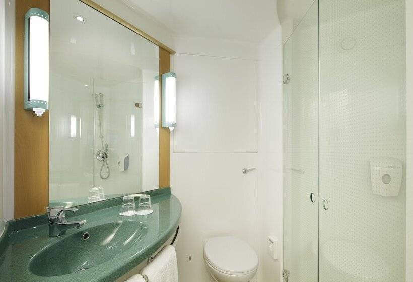 Habitación Familiar, Ibis Malaga Centro Ciudad