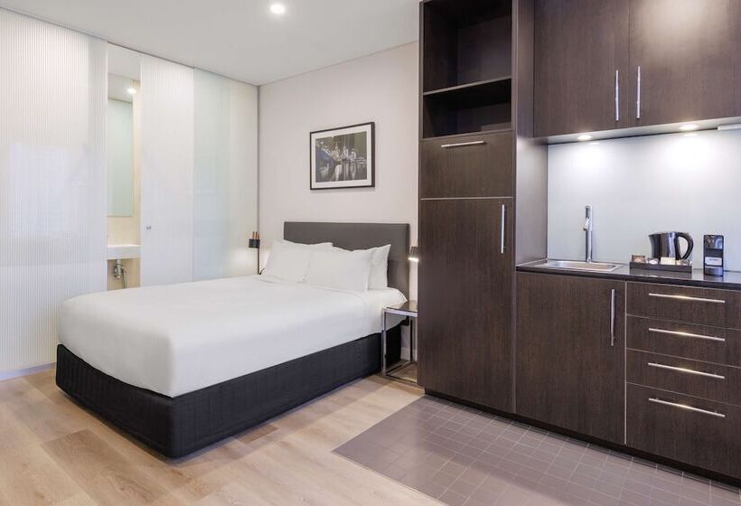 이그제큐티브 스튜디오, Oaks Melbourne On Collins Suites