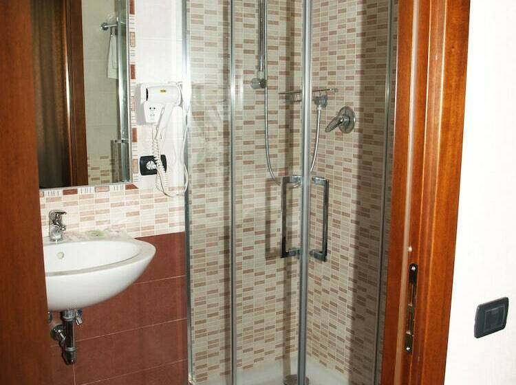 اتاق استاندارد چهار تخته, Osimar