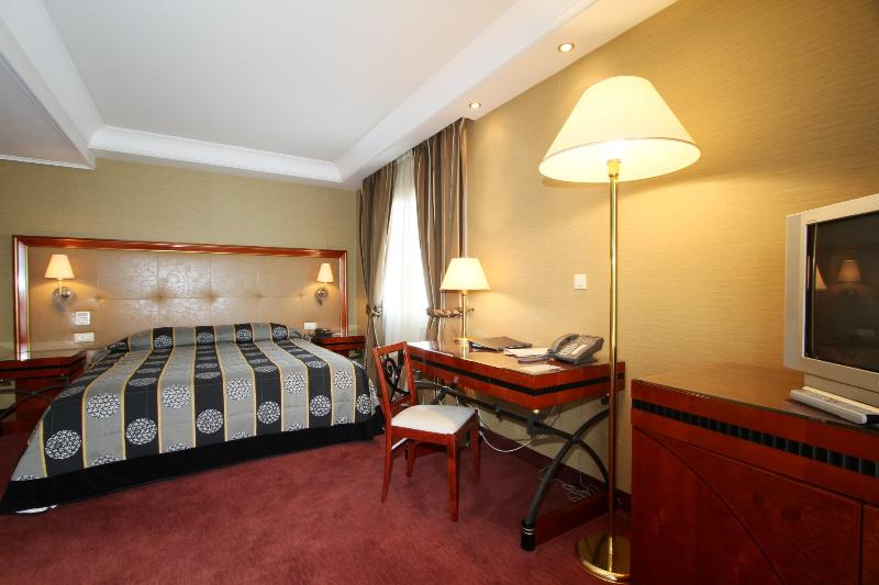Номер Deluxe, Piraeus Theoxenia