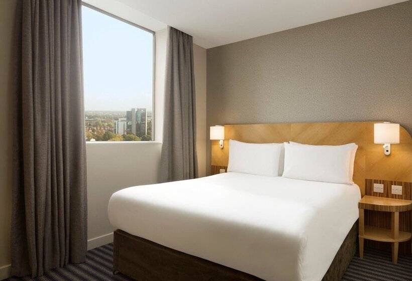 Люкс, Ramada Hotel & Suites By Wyndham Coventry