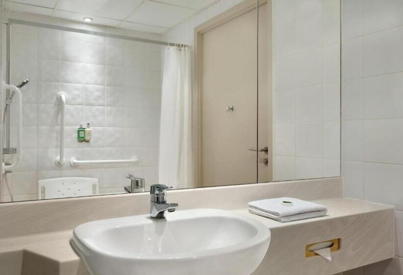 Номер Стандарт Адаптированный для Инвалидов, Ramada Hotel & Suites By Wyndham Coventry