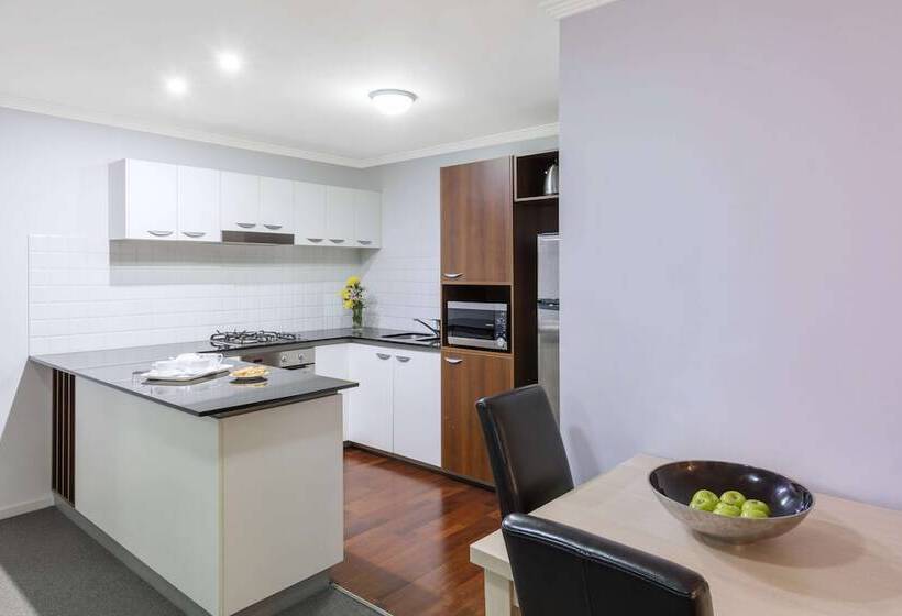 Апартаменты 2 Спальни, Oaks Brisbane Lexicon Suites