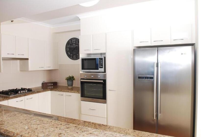Superior 2-bedroom flat with sea view, Xanadu Resort