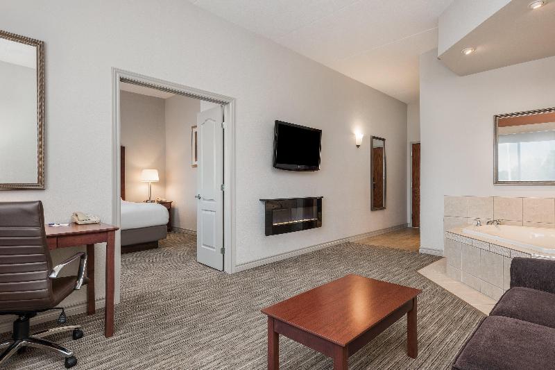 스위트 킹사이즈 침대, Holiday Inn Express Hotel & Suites 1000 Islands   Gananoque, An Ihg