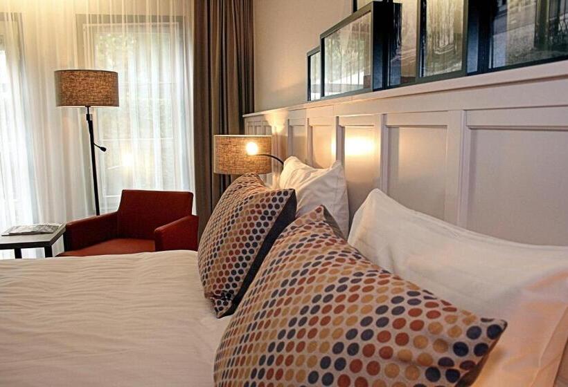 Номер Deluxe, Parkhotel Tjaarda