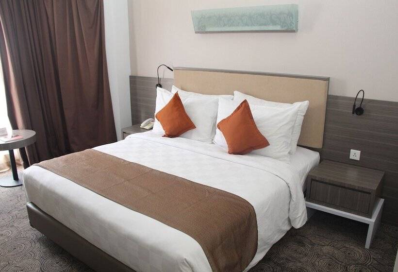 Номер Executive, Swiss Belhotel Borneo Samarinda