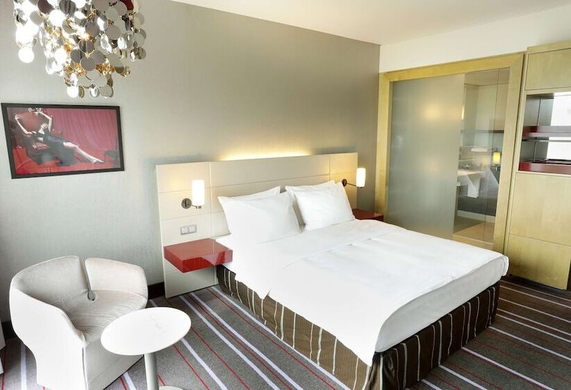 Номер Премиум, Radisson Blu Media Harbour Hotel, Düsseldorf