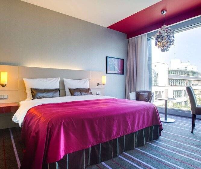 Номер Стандарт, Radisson Blu Media Harbour Hotel, Düsseldorf