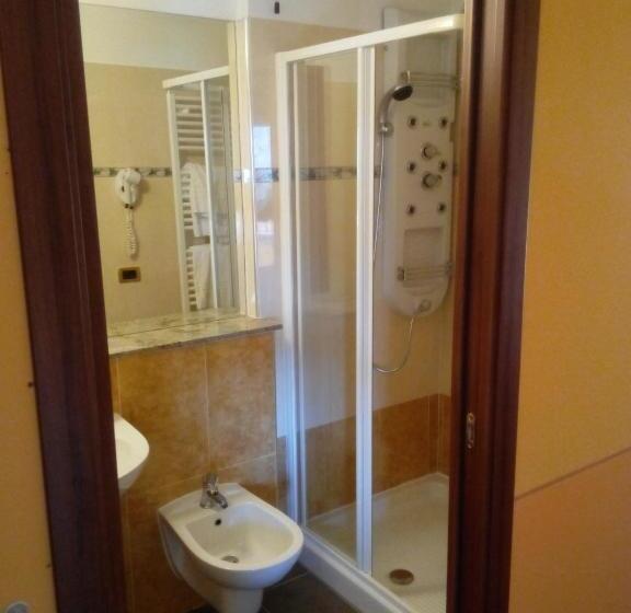 Superior room with lake view, Azalea
