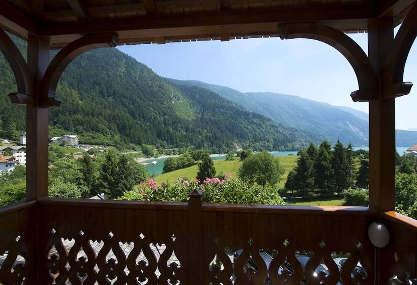 Номер Классический Вид на Озеро, Du Lac