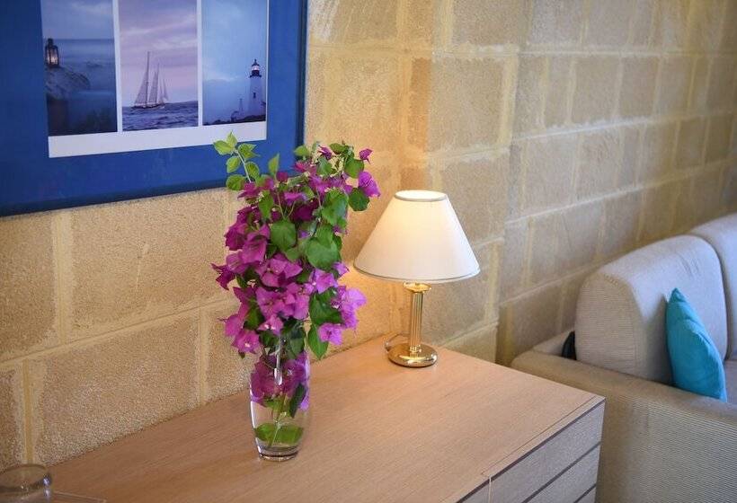 سوییت با چشم‌انداز دریا, Venus Sea Garden