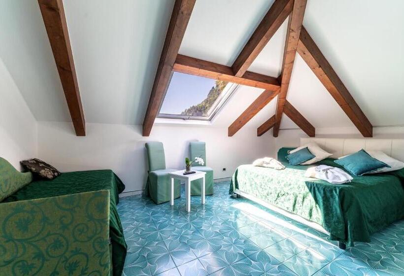 Номер Deluxe Вид на Море с Балконом, Villa Annalara Charme And Relax