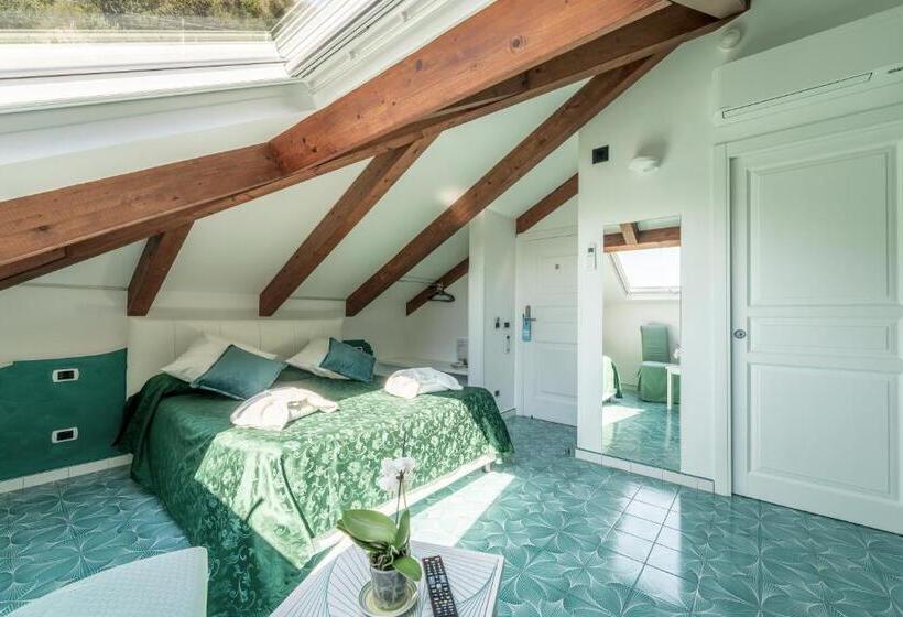 Номер Deluxe Вид на Море с Балконом, Villa Annalara Charme And Relax