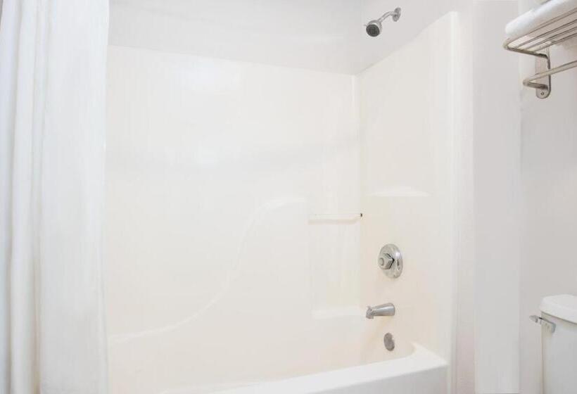 Люкс Deluxe Кровать Кинг, Hawthorn Suites By Wyndham Albuquerque