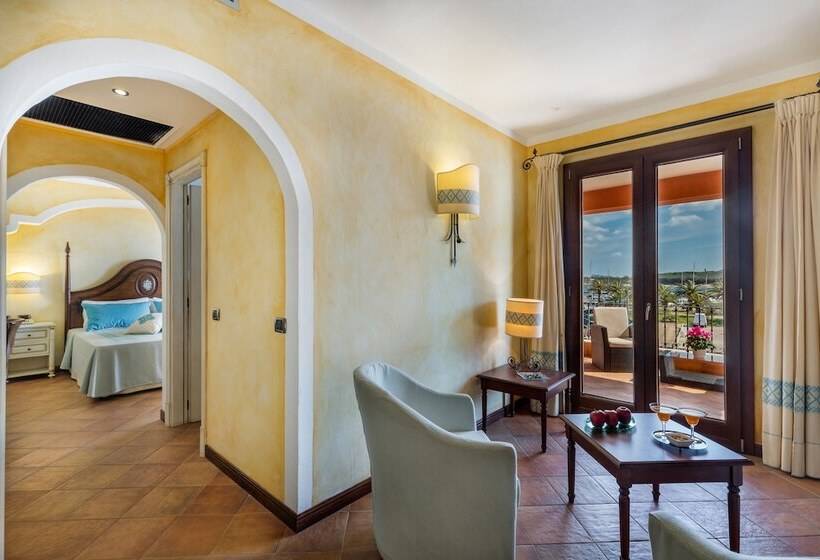 Королевский Люкс, La Vecchia Fonte Boutique