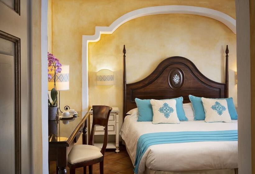 Королевский Люкс, La Vecchia Fonte Boutique