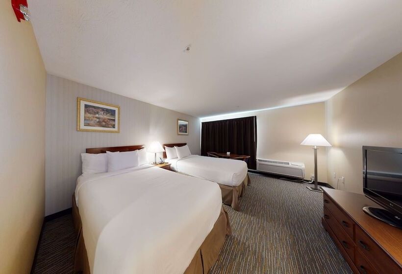 스탠다드 룸 더블 침대 2개, Ramada By Wyndham Strasburg   Shenandoah Valley