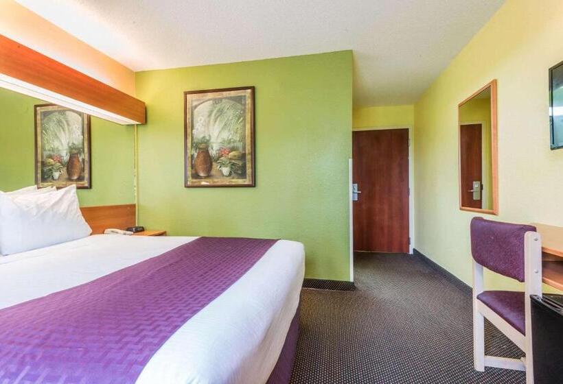 Номер Стандарт, Microtel Inn & Suites By Wyndham Auburn