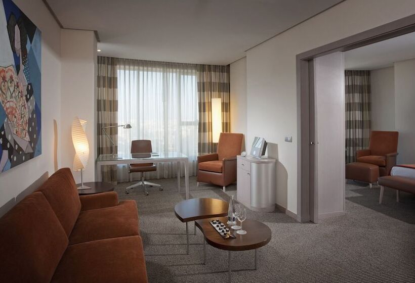 جناح جونيور, Meliá Valencia