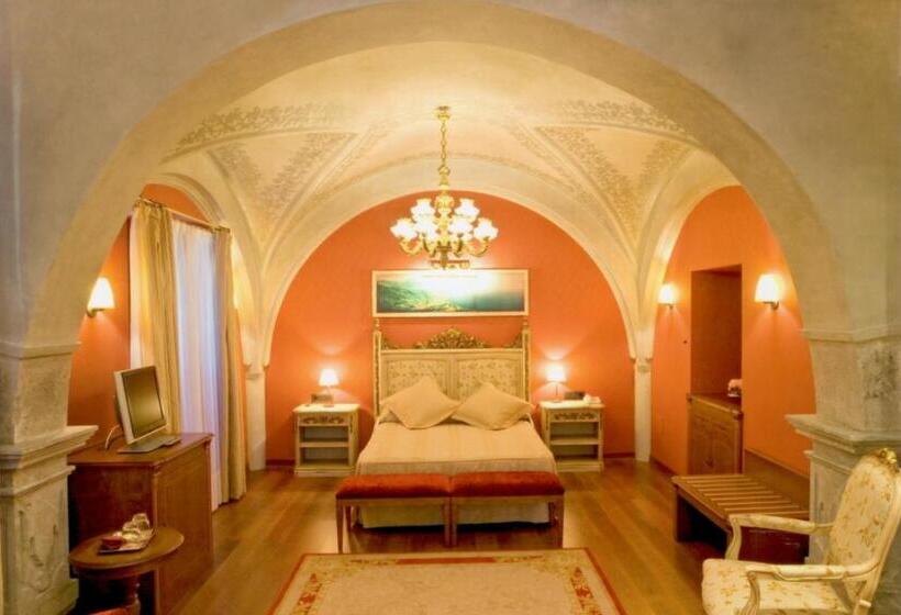 オーシャンビューデラックスルーム, Palacio De La Magdalena