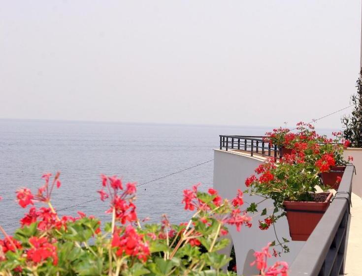 اتاق سه نفره سوپریور با چشم‌انداز دریا, Punta Campanella Resort & Spa