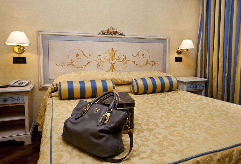 سوییت جونیور با چشم‌انداز دریا, Punta Campanella Resort & Spa