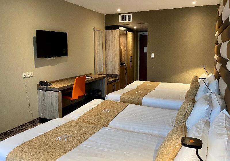 Quarto Quádruplo Estandar, Xo Hotels Blue Tower