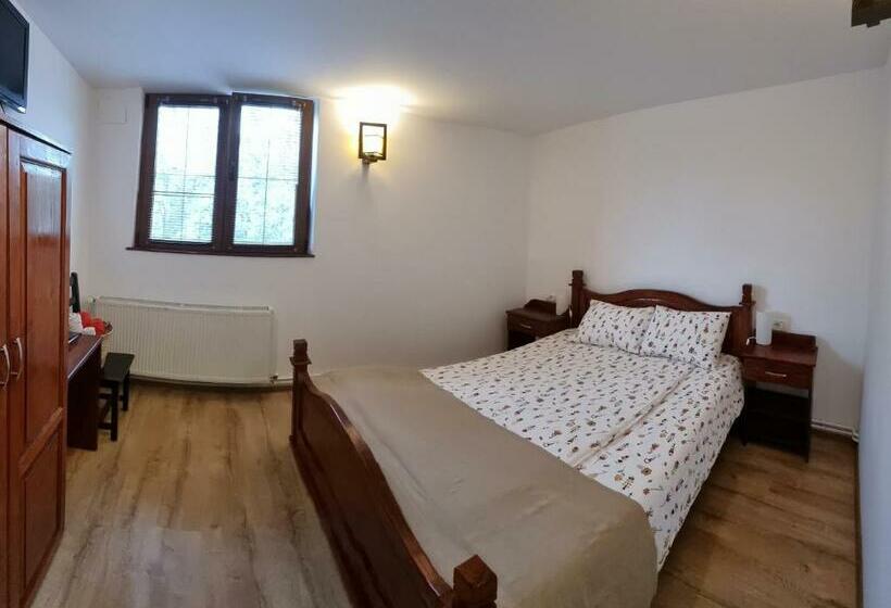 Номер Basic, Casa Bunicului