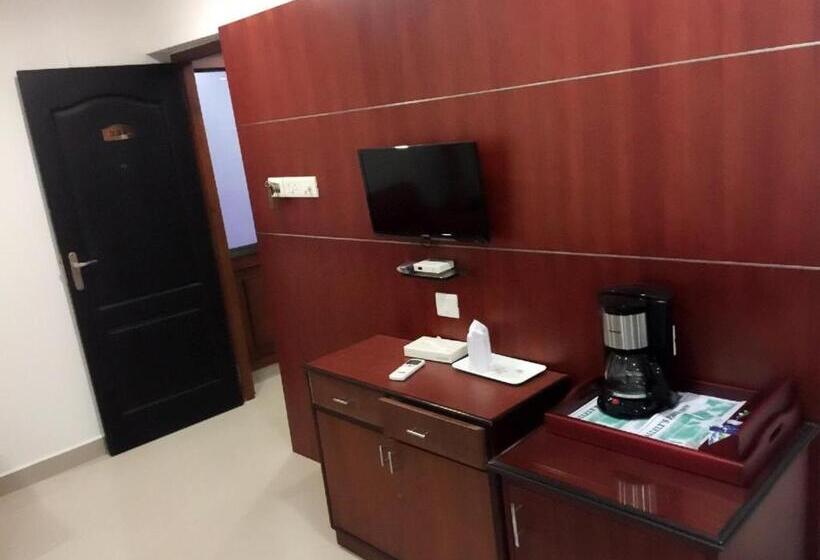 Quarto Deluxe, Kallelys Park Inn, Chalakudy ,thrissur