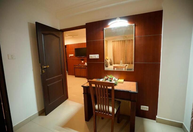 Президентский Люкс, Kallelys Park Inn, Chalakudy ,thrissur
