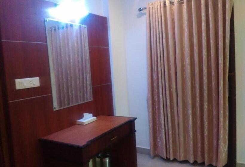 Suíte Executivo, Kallelys Park Inn, Chalakudy ,thrissur