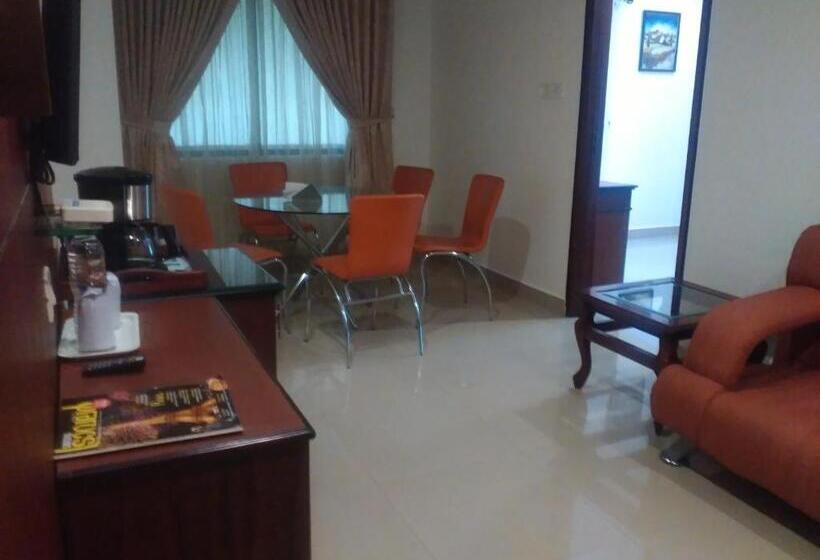 Президентский Люкс, Kallelys Park Inn, Chalakudy ,thrissur
