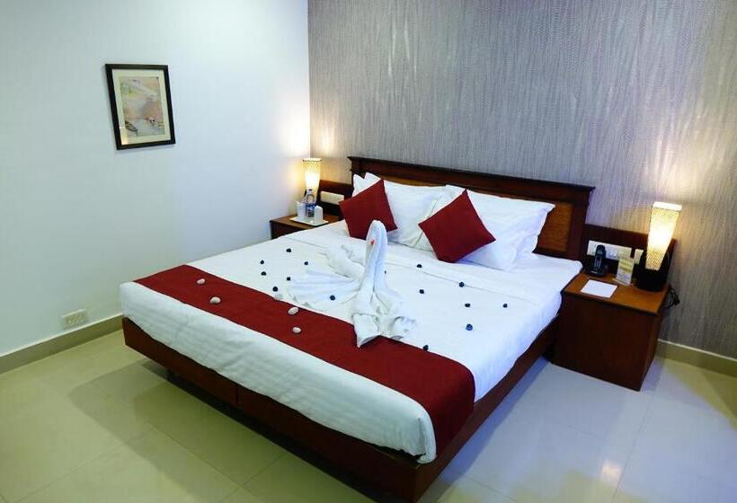 Трехместный Президентский, Kallelys Park Inn, Chalakudy ,thrissur