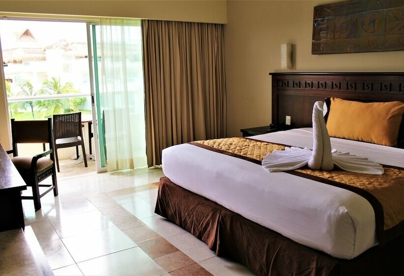 Quarto Deluxe Vista Jardim, Bluebay Grand Esmeralda - All Inclusive