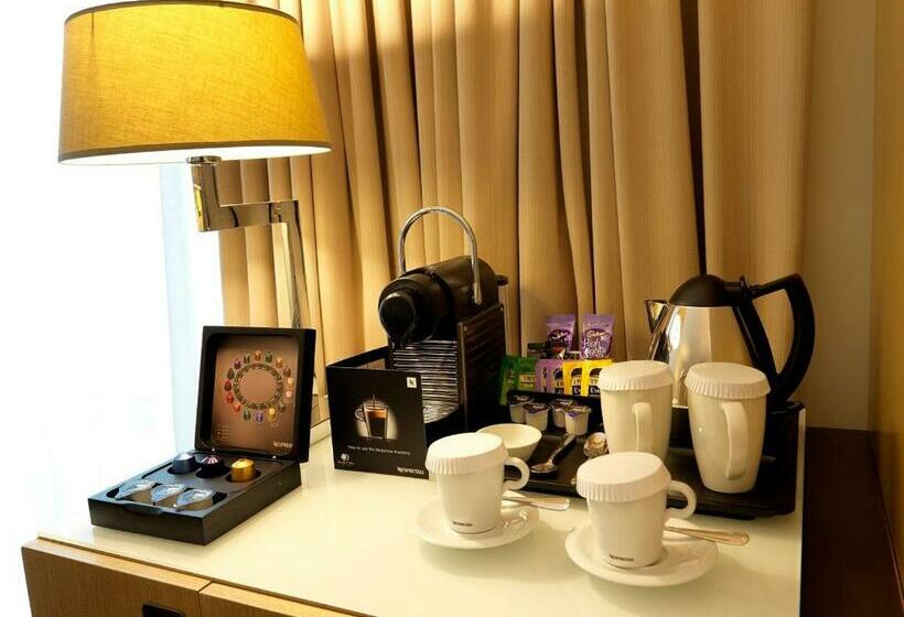 Полулюкс Кровать Кинг, Doubletree By Hilton  Manchester  Piccadilly