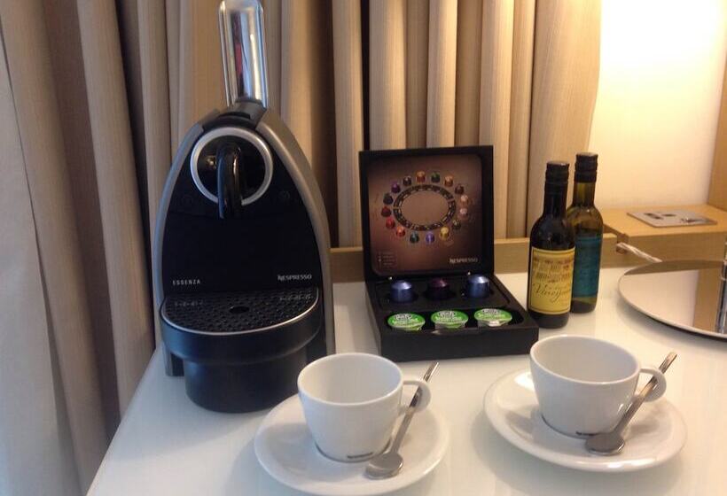 Номер Deluxe, Doubletree By Hilton  Manchester  Piccadilly