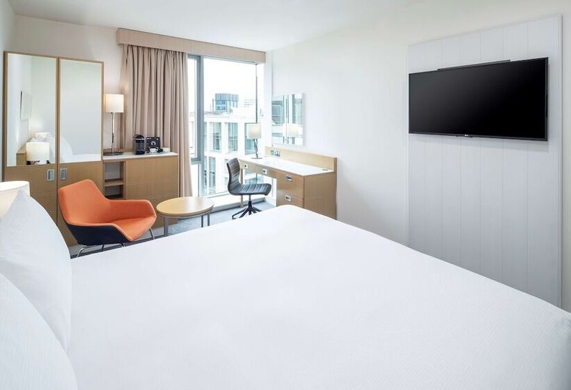 Номер Deluxe, Doubletree By Hilton  Manchester  Piccadilly