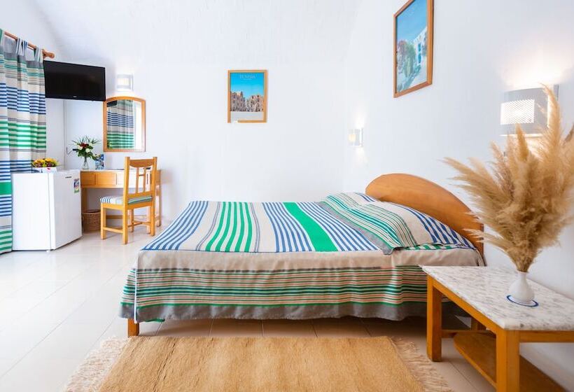 Номер Стандарт, Samira Club   Caters To Couples